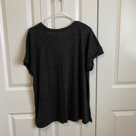 Capped sleeve basic tee - Picture 2 of 4